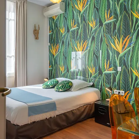 Cecil Adults Only 3*